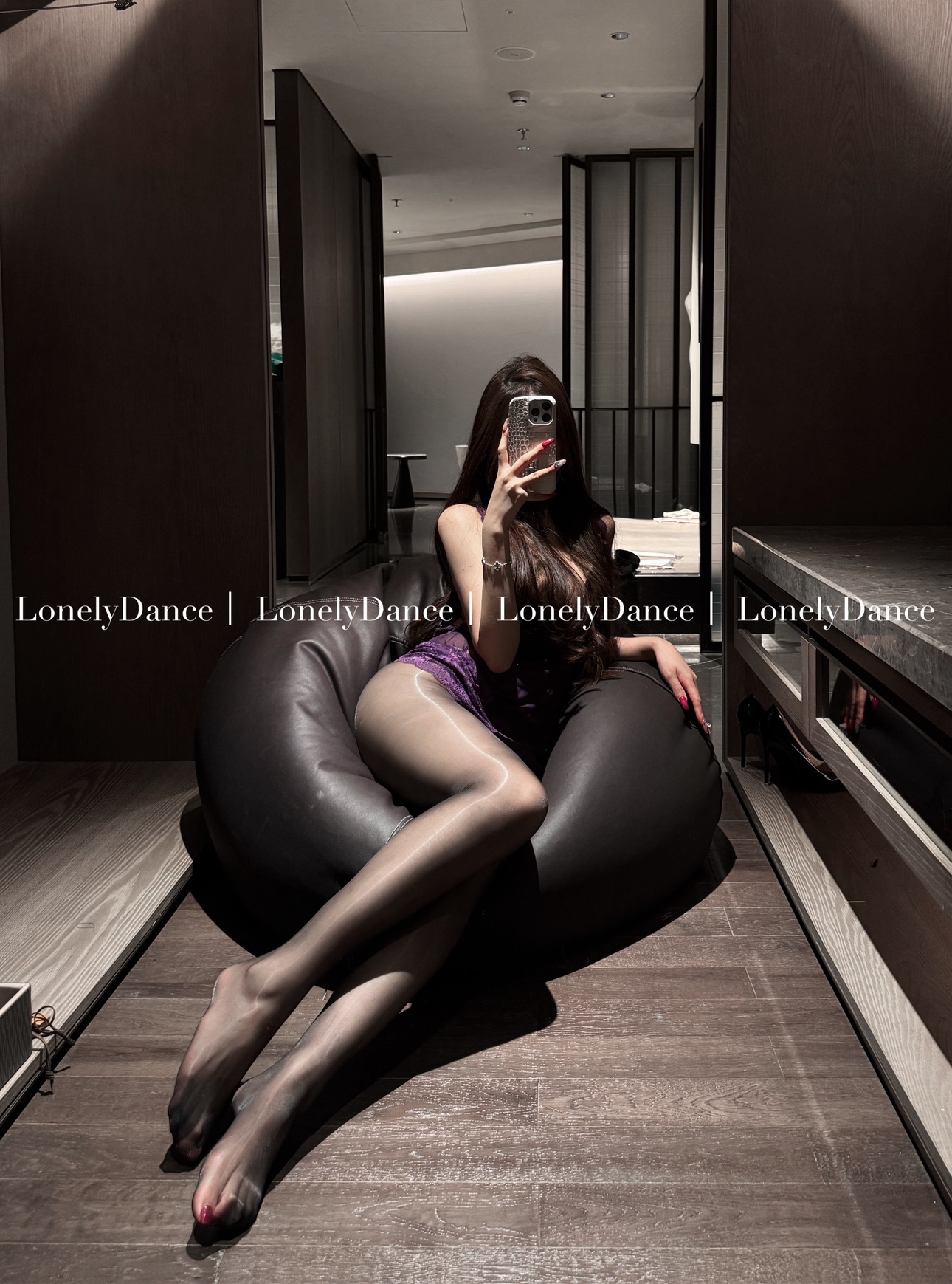 LonelyDance爽滑*1D超薄无腰边极光油亮一线档性感黑丝大码黑丝袜