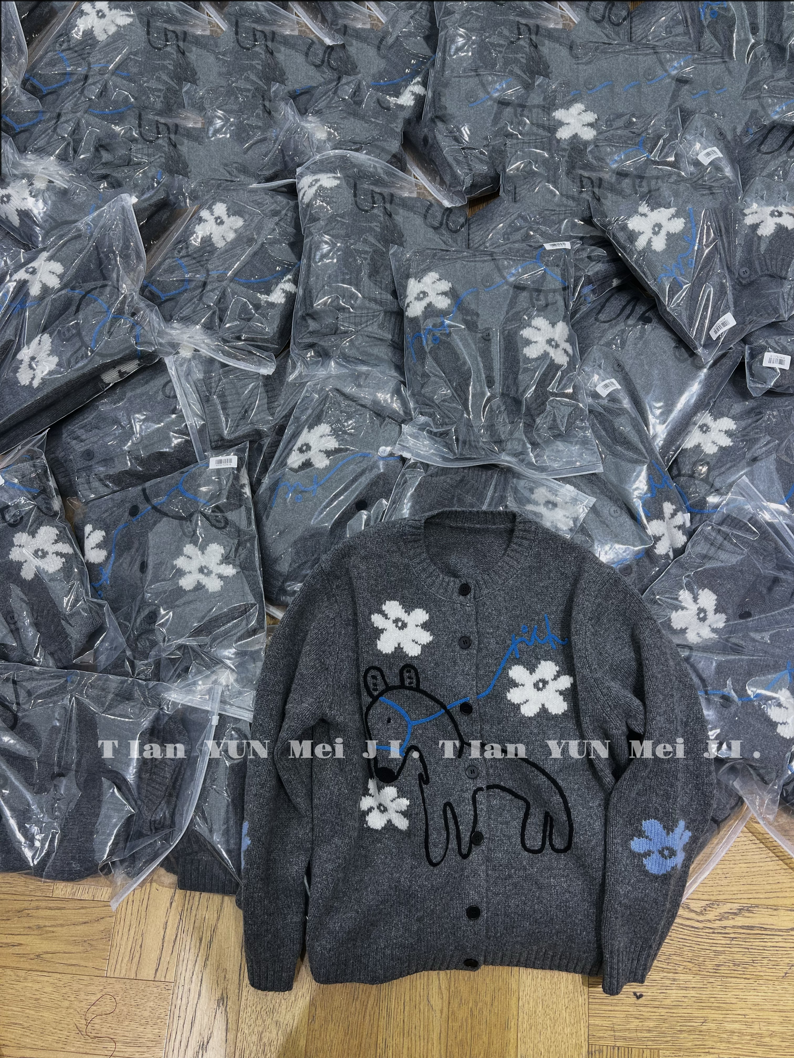 欧洲站2025冬季复古花朵小马羊毛针织圆领开衫宽松显瘦毛衣外套女