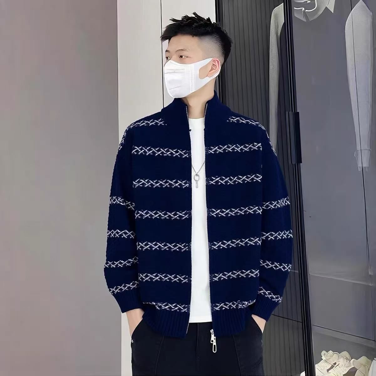 蓝色