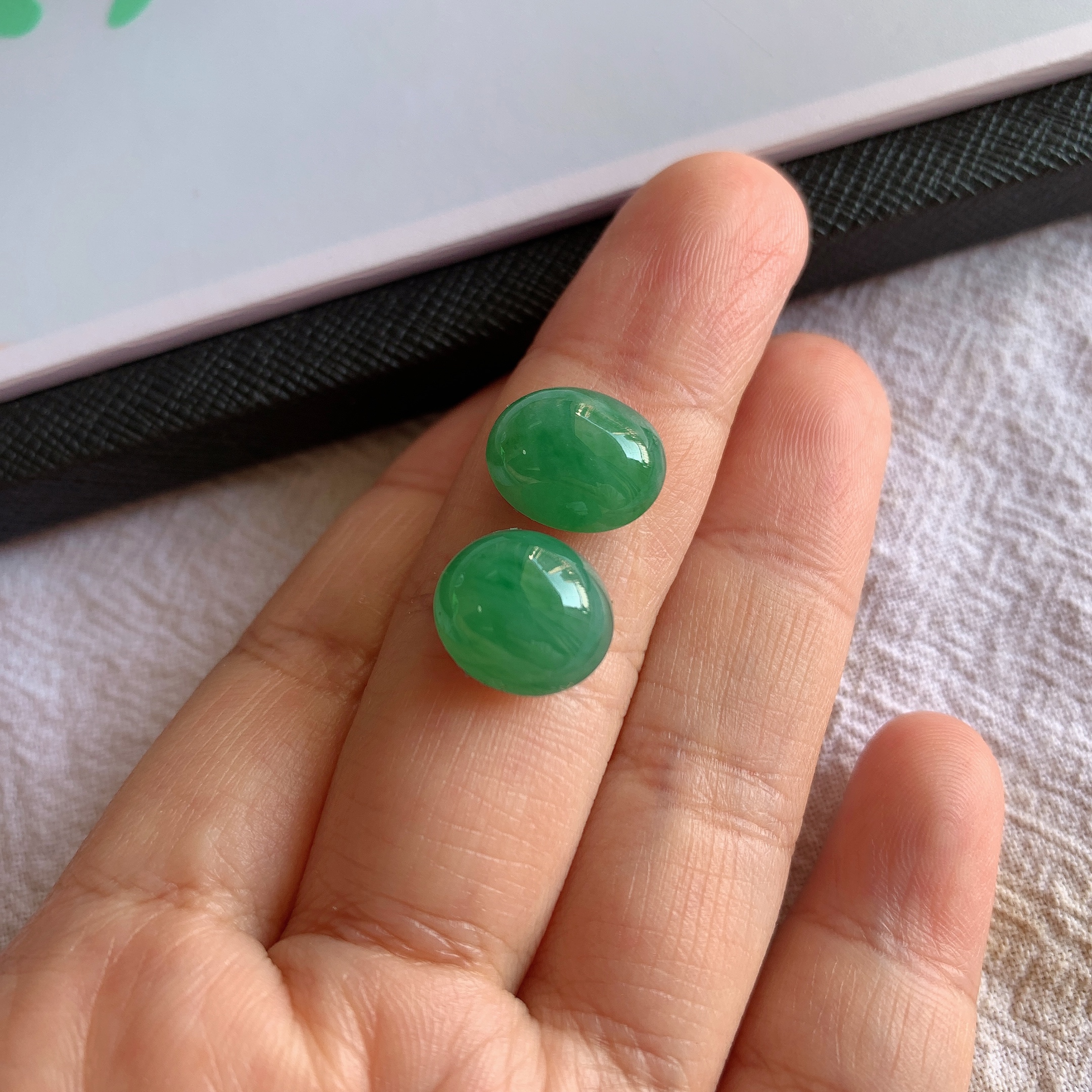 缅甸天然A货翡翠冰种满色蛋面镶嵌件老坑玉翡翠蛋面戒面2颗