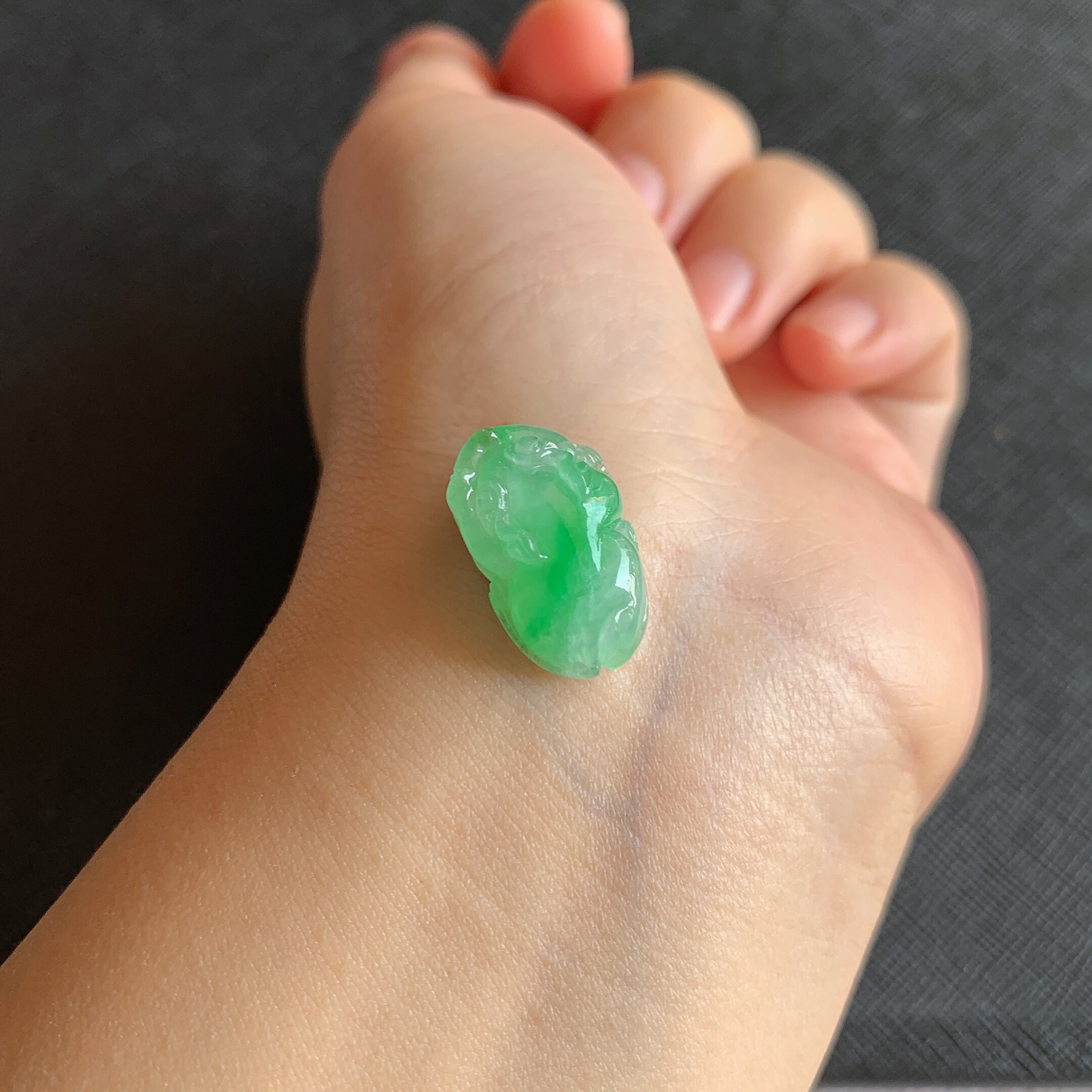 缅甸天然A货翡翠冰糯种飘阳绿貔貅镶嵌件老坑玉翡翠飘绿貔貅戒面