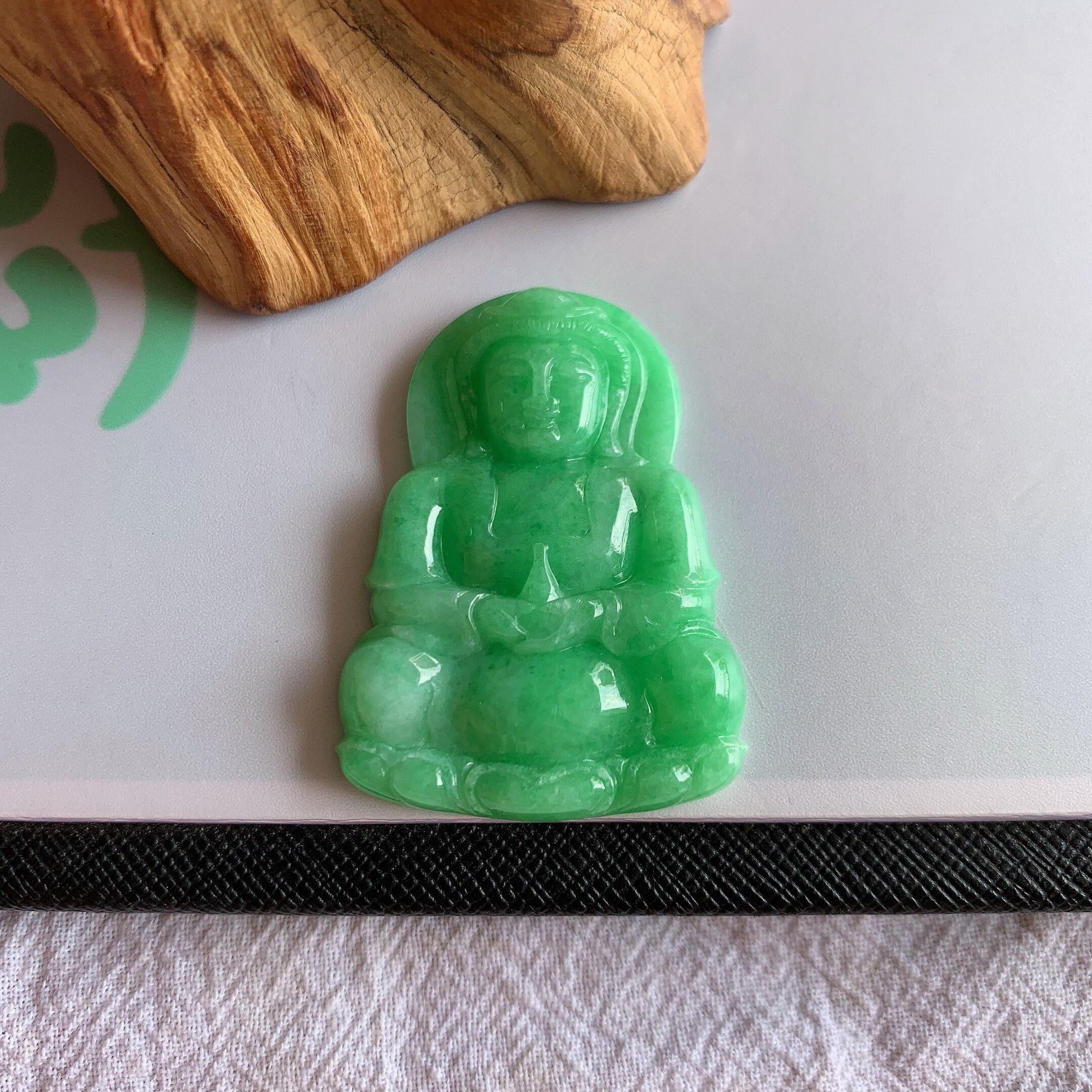 缅甸天然A货翡翠冰糯种满色正装观音吊坠老坑玉翡翠满色观音挂件