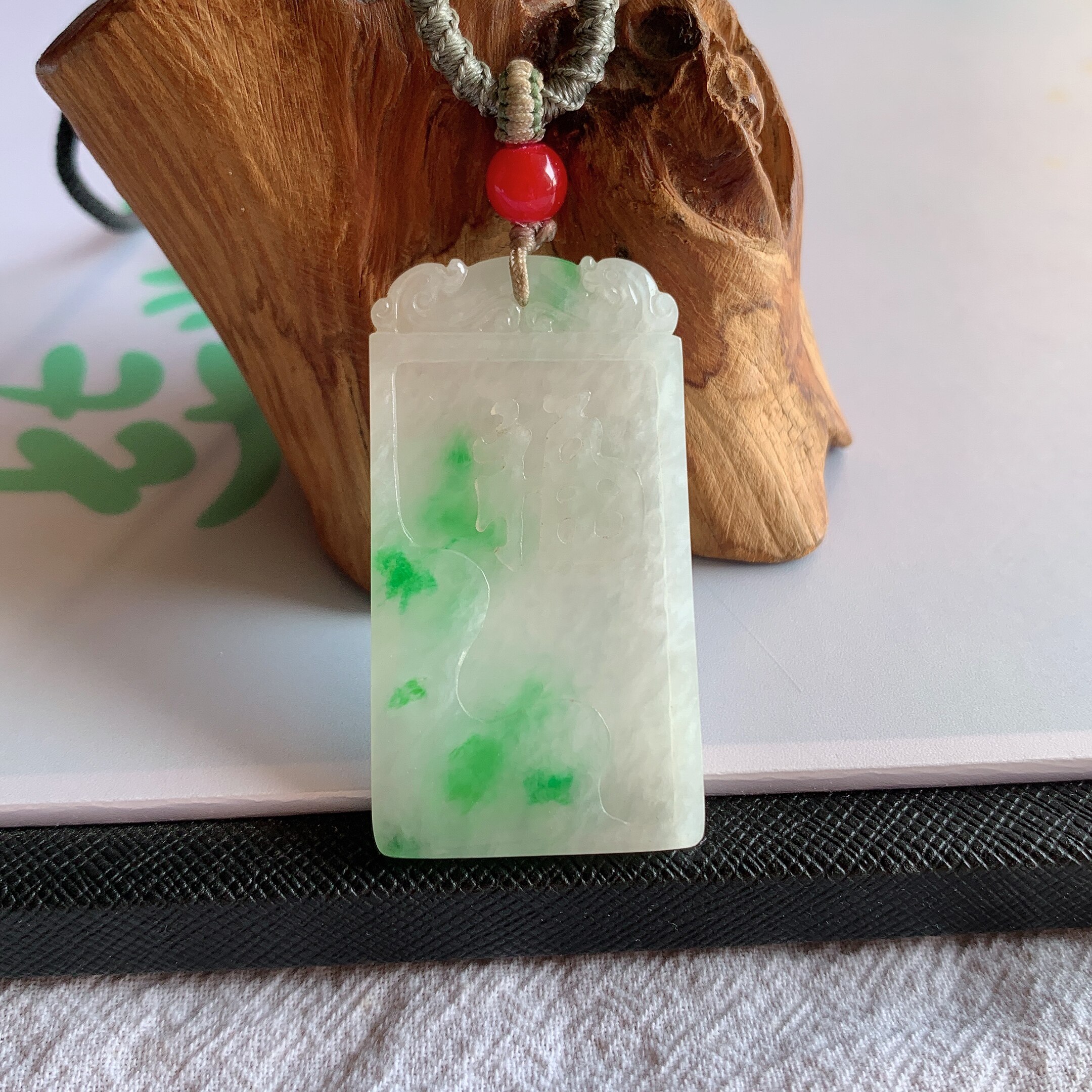 缅甸天然A货翡翠冰糯种飘阳绿福牌吊坠老坑玉翡翠飘阳绿福牌挂件