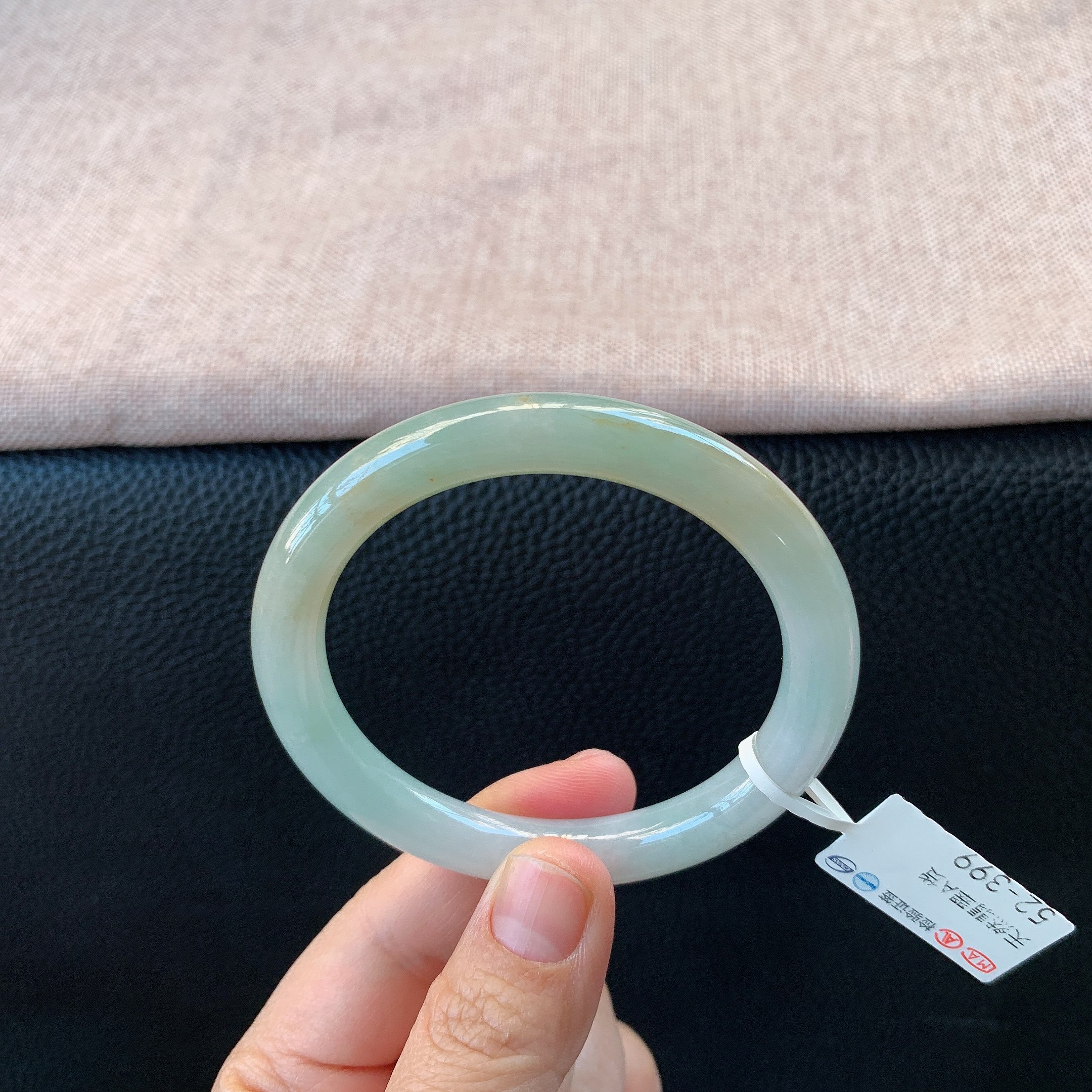 缅甸天然A货翡翠冰糯种女款淡绿色玉镯子正品圆条手镯52/53圈口