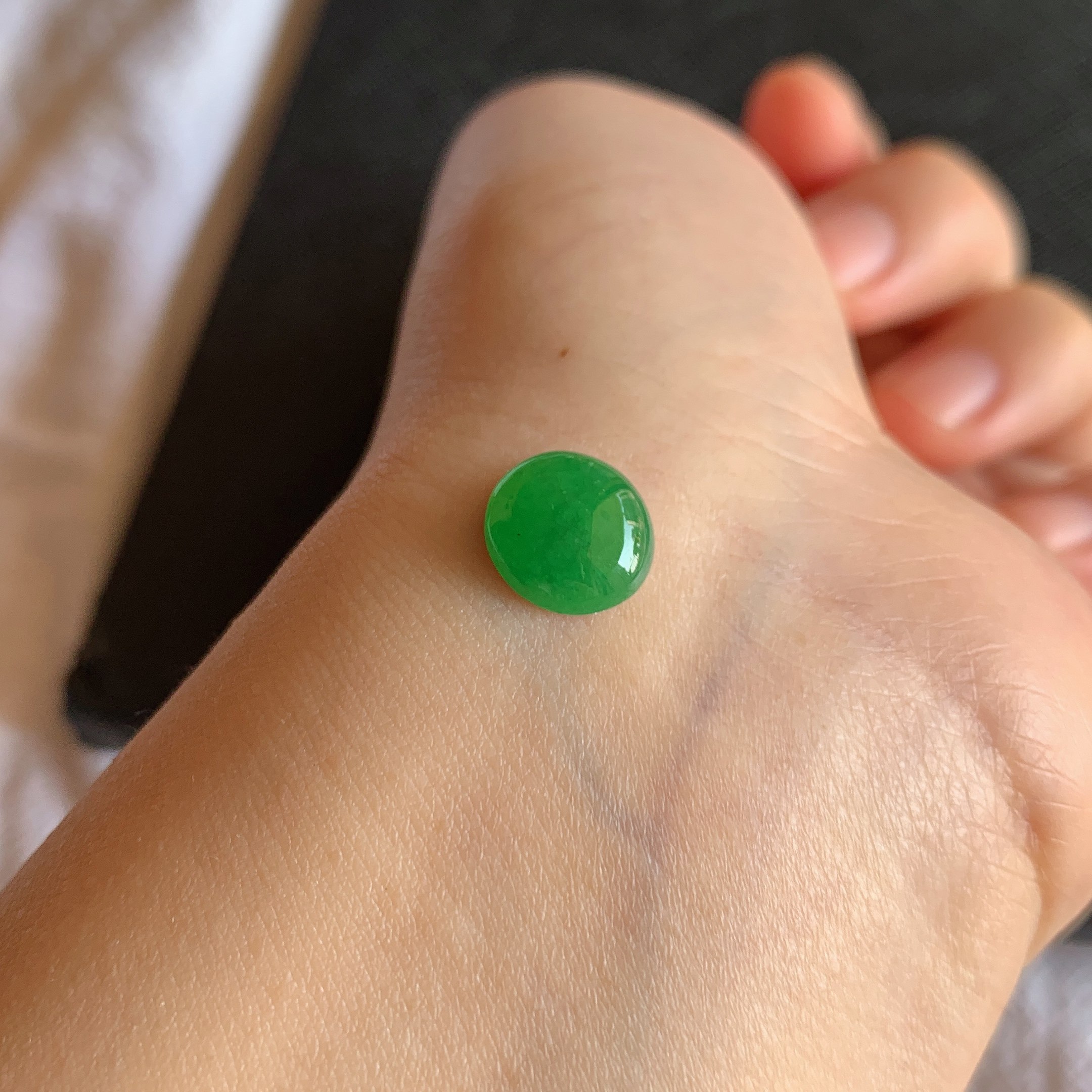 缅甸天然A货翡翠冰种阳绿满色蛋面镶嵌件老坑玉翡翠满绿蛋面戒面