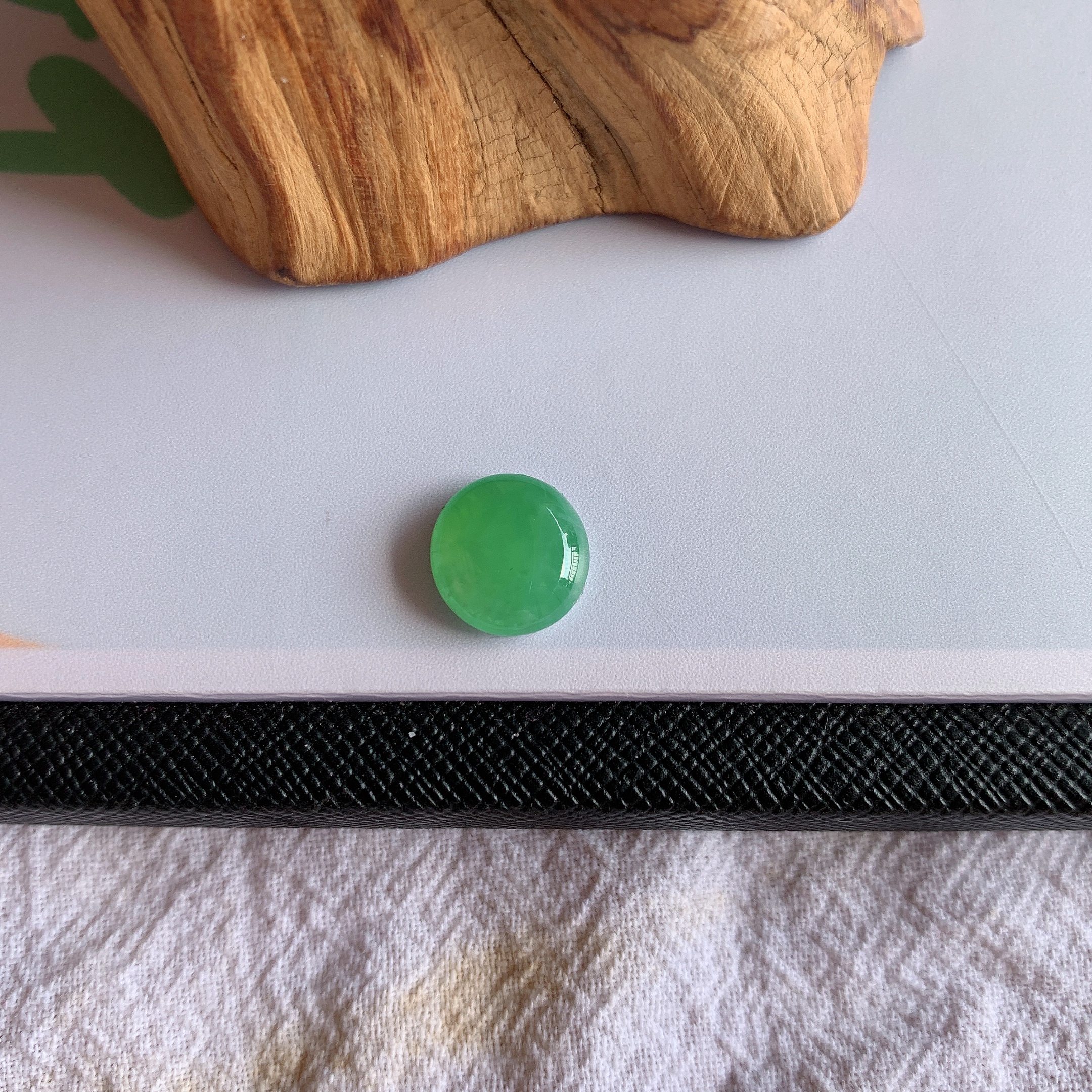 缅甸天然A货翡翠冰种满色蛋面镶嵌件老坑玉翡翠满色蛋面戒面