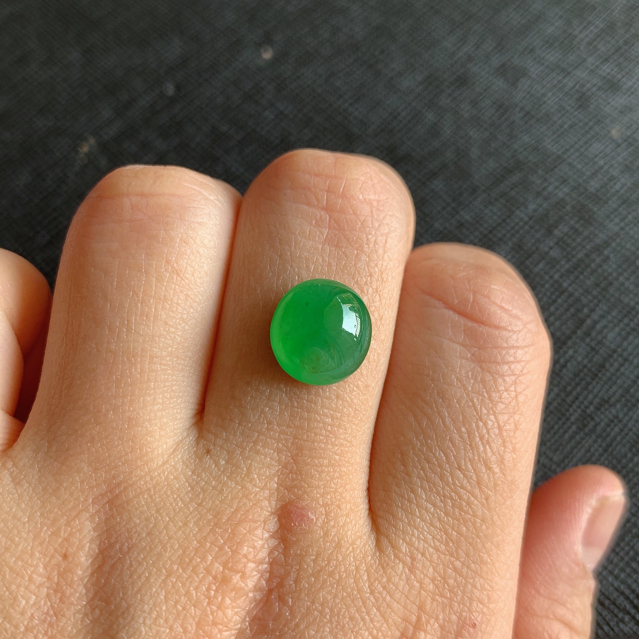 缅甸天然A货翡翠冰种阳绿蛋面镶嵌件老坑玉翡翠阳绿蛋面戒面