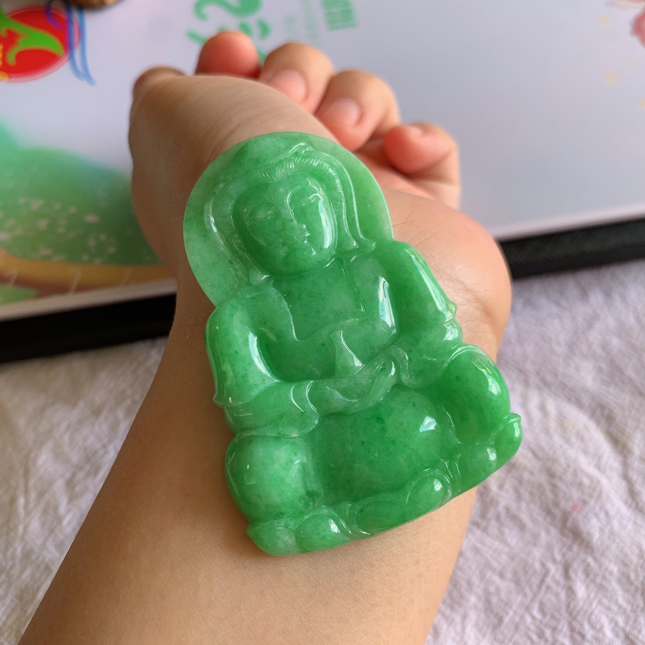 缅甸天然A货翡翠冰糯种满绿大观音吊坠老坑玉大观音挂件