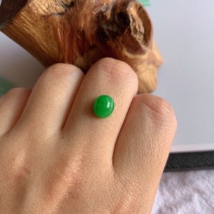 缅甸天然A货翡翠冰种阳绿蛋面镶嵌件老坑玉翡翠阳绿蛋面戒面