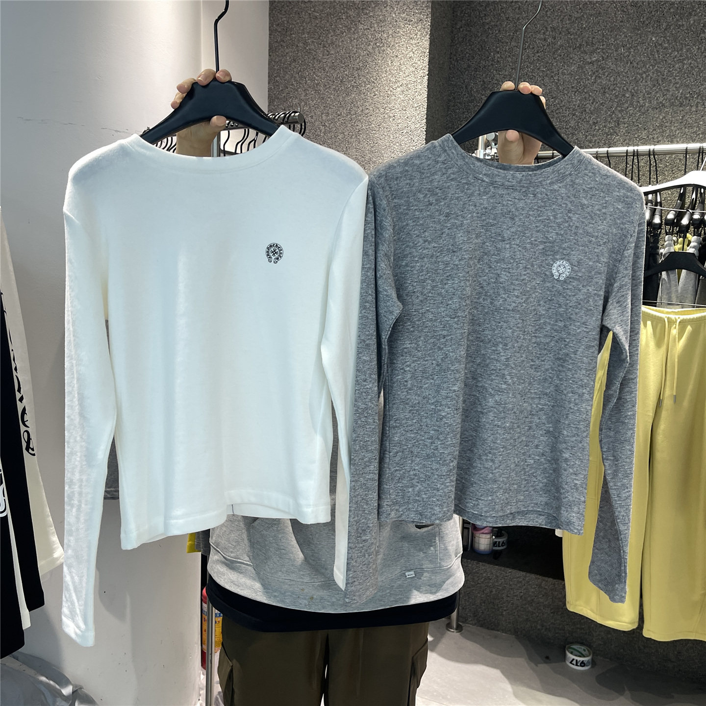 917 2025冬季韩版洋气简约百搭常规版长袖T恤青春减龄圆领上衣女