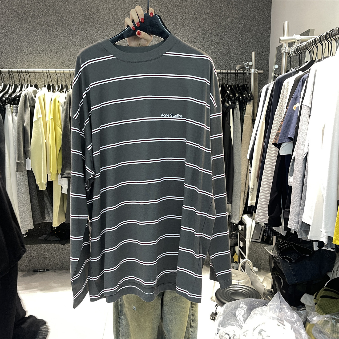 917 深灰色条纹长袖T恤女冬季宽松复古小众设计感叠穿内搭打底衫