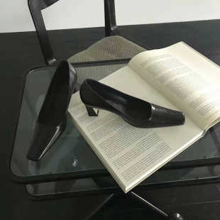 皮面气质女鞋 CAIsmaLL秋季 女黑色粗跟性感单鞋 方头浅口高跟鞋 新款