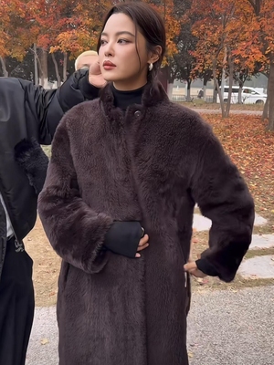 【辛芷蕾】明星同款一整套穿搭棕色进口真皮草大衣长款外套冬季女