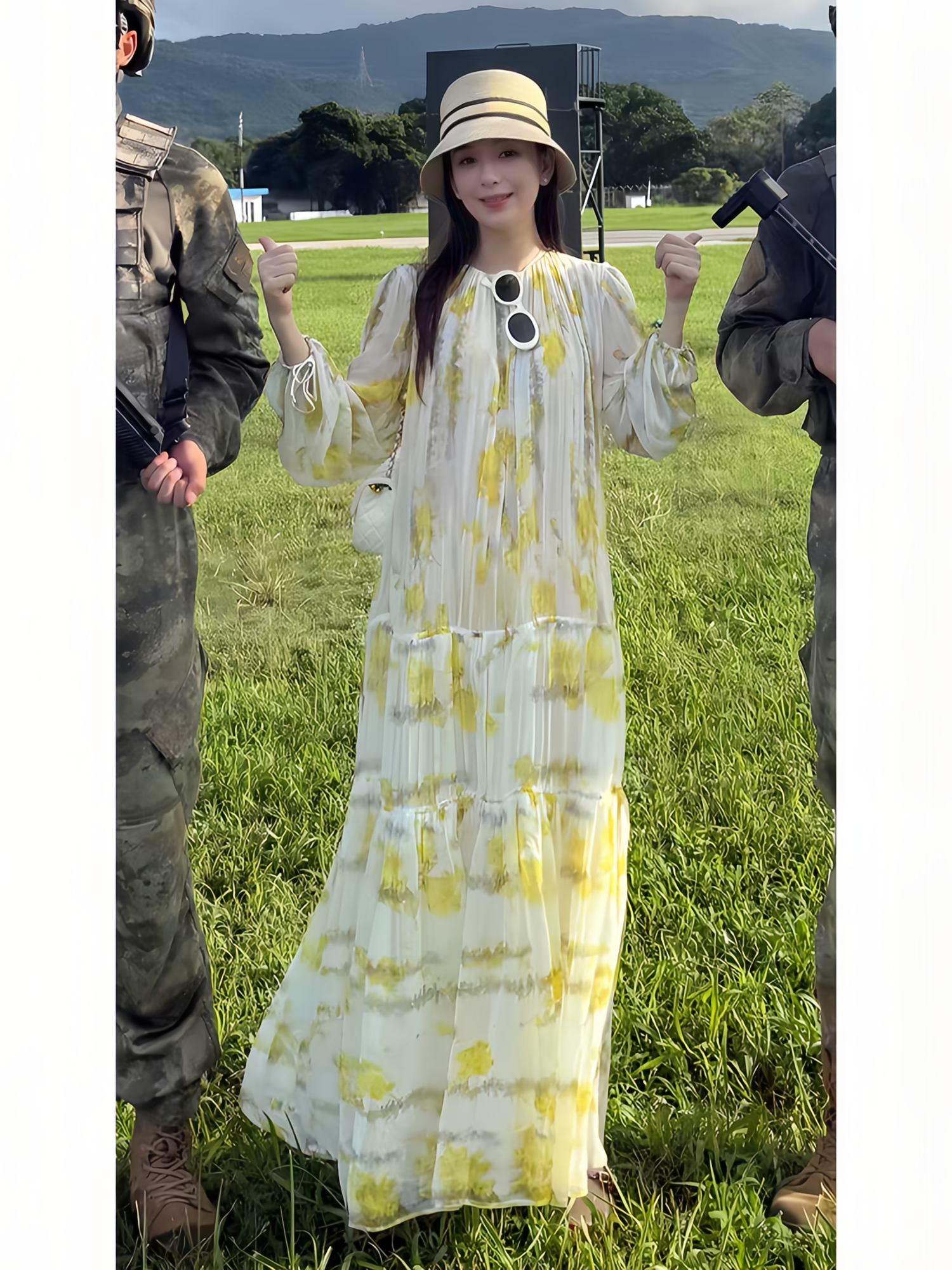 【方媛】同款黄色印花连衣裙法式度假风宽松穿搭长袖真丝旅游长裙