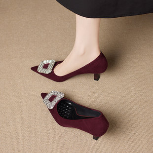巨好看复古水钻气质高跟鞋2026新款春款细跟尖头浅口单鞋女不累脚