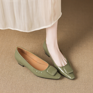 2026春款新款法式粗跟方头浅口气质单鞋女不累脚巨好看一脚蹬女鞋