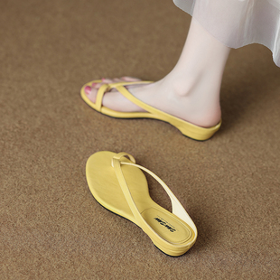 夹趾拖鞋女夏外穿2026新款巨好看女士绝美凉拖高级感夏天配裙半拖