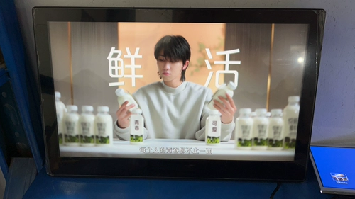 1012 13 15 17 19 2224IPS Цифровая фотомама автоматически воспроизводит экраны рекламного монитора Электронный альбом