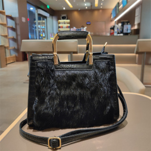 真皮手提包女包2026新款秋冬时尚百搭真兔毛单肩斜挎皮草大容量潮
