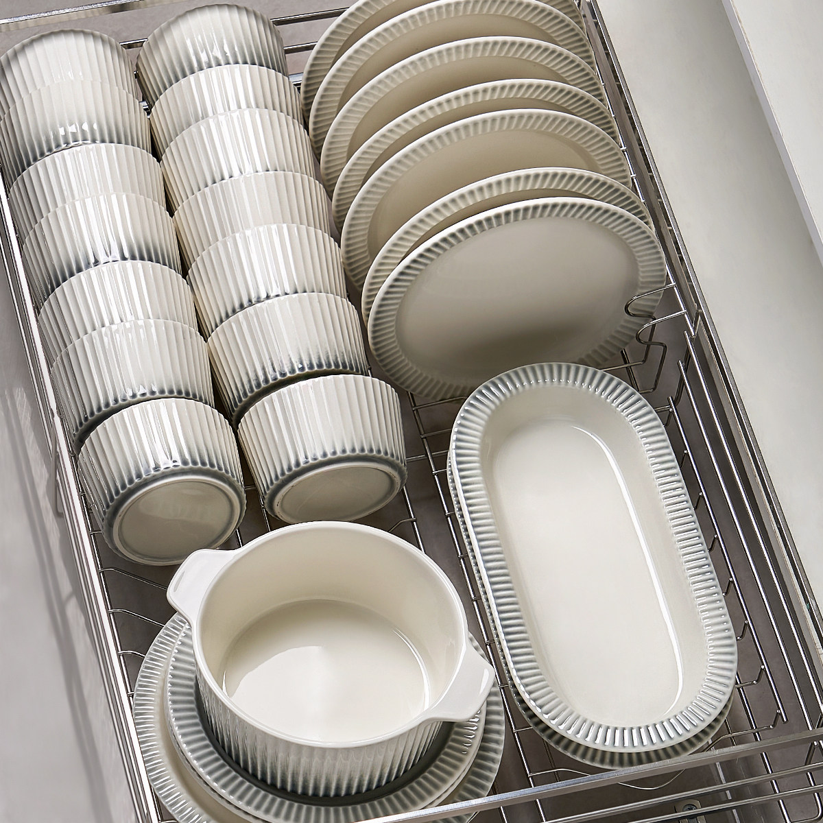 北欧碗碟套装家用轻奢碗盘2023新款简约餐具高级感盘子碗乔迁碗筷