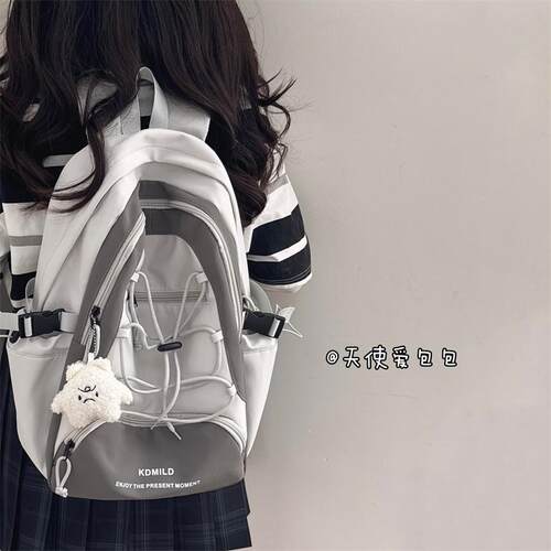 多口袋大容量双肩包结实耐用