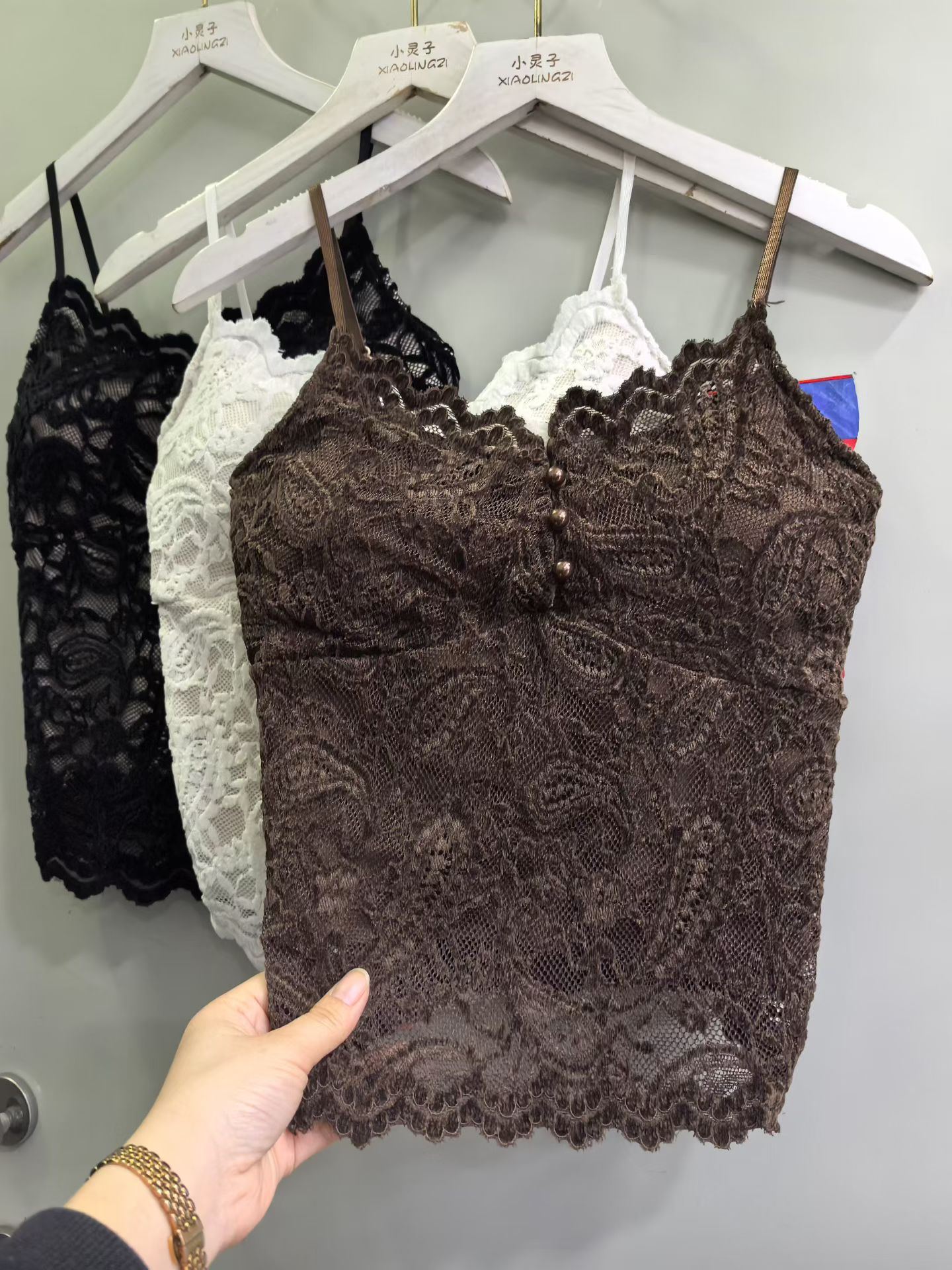 2025新款韩版纯欲显瘦蕾丝拼接带胸垫吊带背心女修身显瘦上衣女