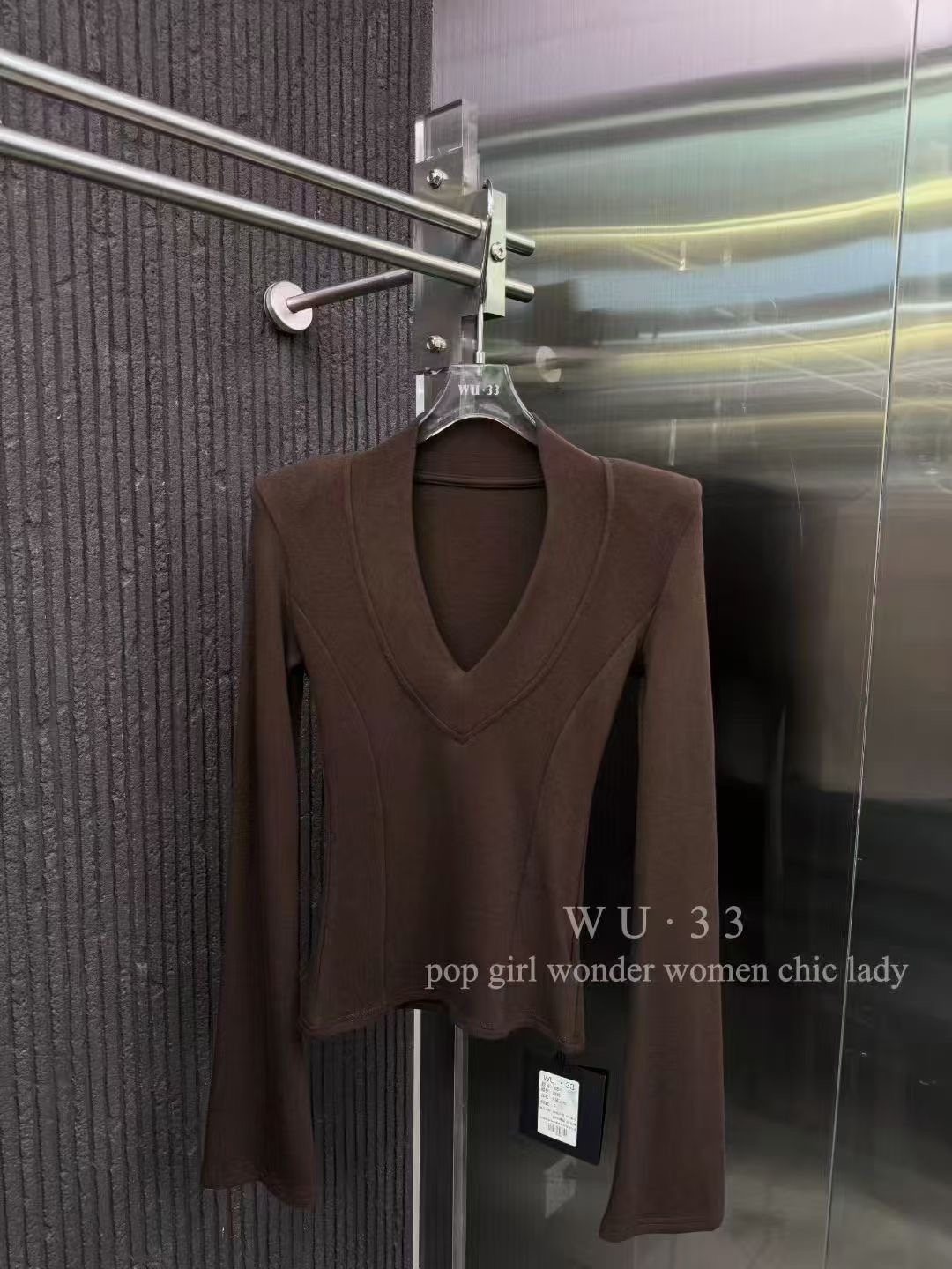 十三行2025秋冬新款时尚百搭纯欲辣妹显瘦V领长袖T恤女上衣女时尚