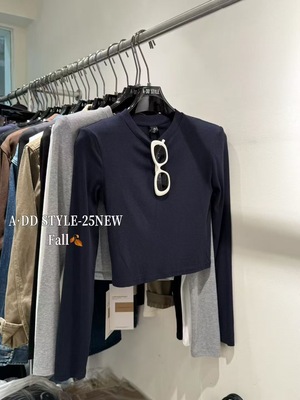 十三行2025秋季新款圆领纯色修身显瘦短款长袖打底衫女内搭上衣