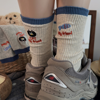 日系可爱猫咪刺绣中筒袜