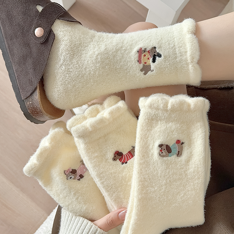 卡通小狗袜子女澳绒居家地板袜