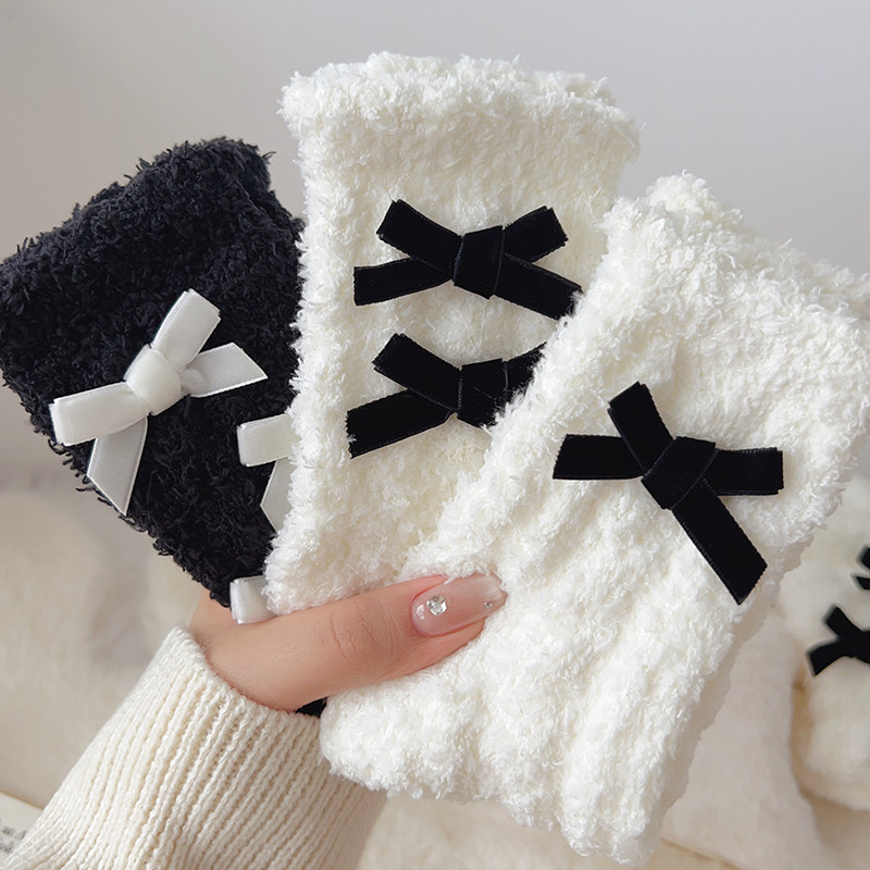 蝴蝶结珊瑚绒袜子女秋冬季加绒加厚中筒袜白色保暖长筒睡眠毛毛袜,女士内衣/男士内衣/家居服,中筒袜,淘宝优惠券,粉丝福利购,淘宝优惠卷