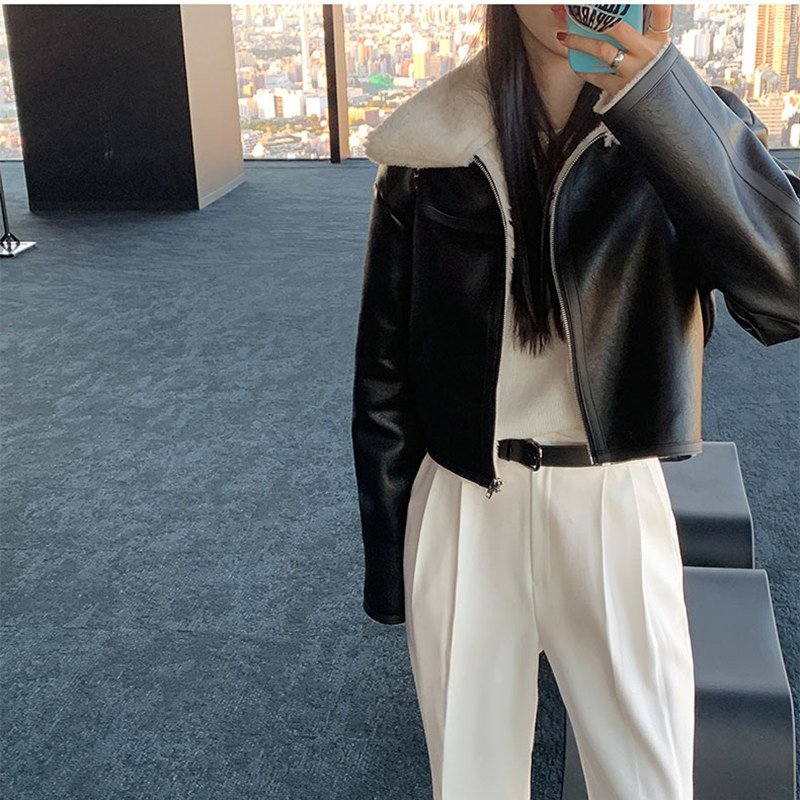2025冬新款女机车皮衣加绒外套加厚保暖摩登街头皮毛一体外套女