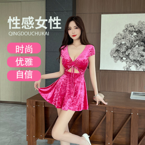 纯欲性感荡领挂脖连衣裙女