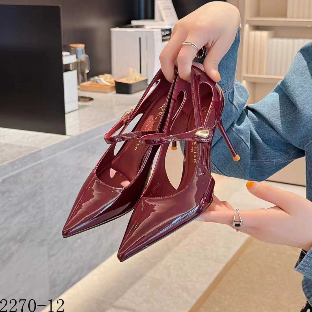 百搭漆皮单鞋钎金鸟2024款气质