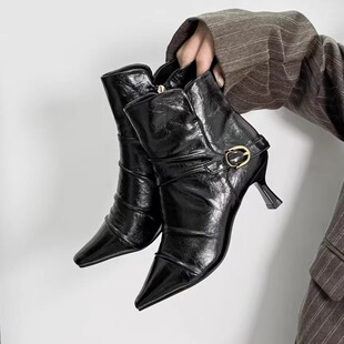 钎金鸟6693欧美风尖头细跟短靴女黑色皮带扣褶皱瘦瘦靴百搭时装靴