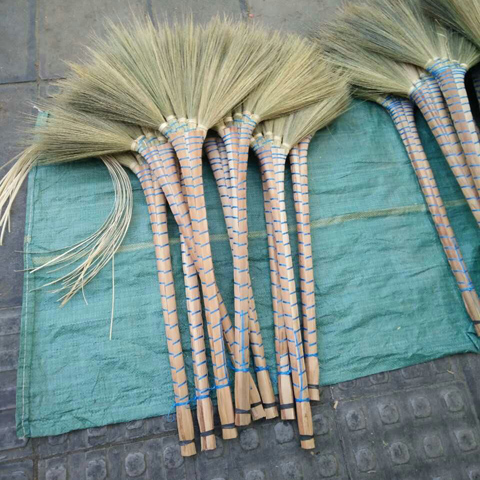 热销11件手慢无包邮云南农家手工编制 扫把扫帚实木手柄 木地板 软毛笤帚 除灰尘