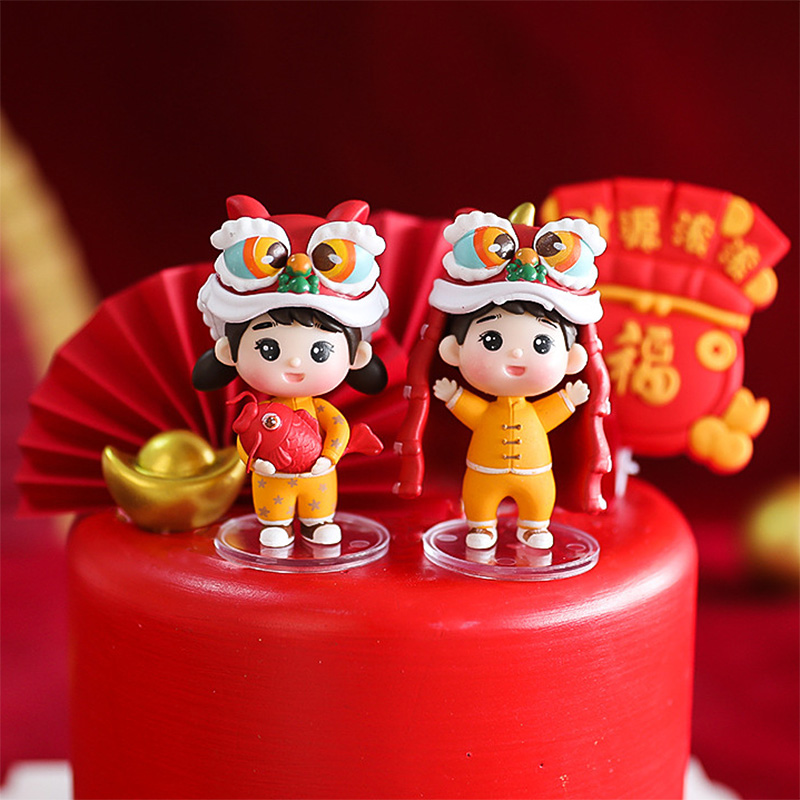 新年舞狮娃娃玩偶摆件喜庆蛋糕装饰玩偶抱锦鲤女孩舞狮男女孩儿童