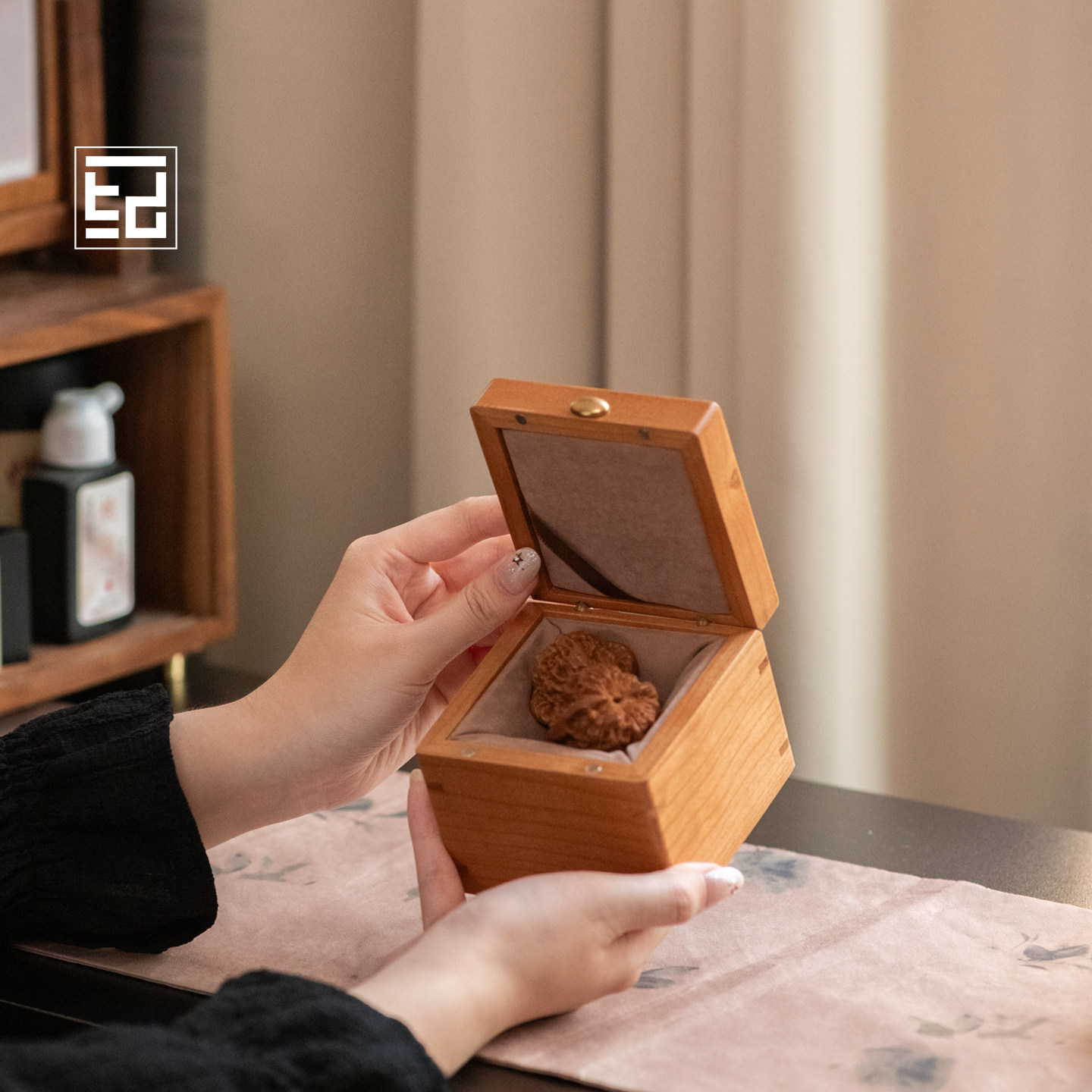 核桃收纳盒装核桃专用的锦盒文玩收藏盒实木带盖防尘高档精致便携