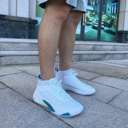 Air Jordan Luka 1 男子东契奇一代低帮实战缓震篮球鞋DN1771-106