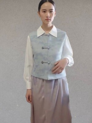 2025年秋季上新气质蓝色牡丹舒适光滑亲肤两面穿新中式马甲