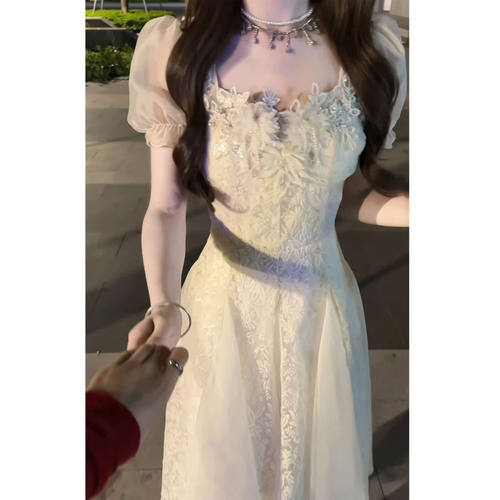 香雾白茶-高级感重工收腰显瘦氛围感连衣裙气质度假风夏新款