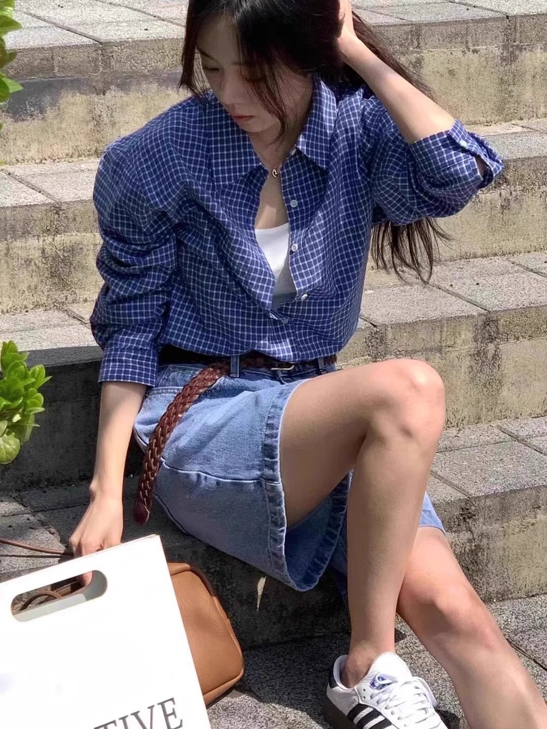韩范宽松叠穿长袖藏蓝色格纹衬衫