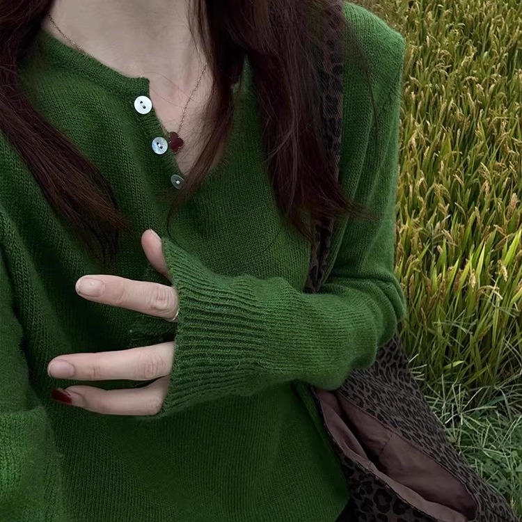 减龄韩系宽松绿色长袖圆领针织衫
