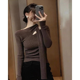 春季高级感软糯慵懒风别致针织上衣女小香风独特洋气百搭咖色小衫