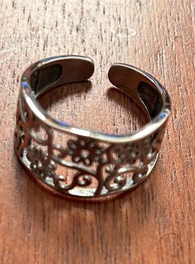 新款时尚镂空花纹指环