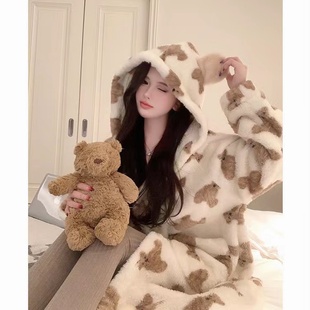 棉被 行走 卡通小熊保暖加厚珊瑚绒睡袍连帽家居服女 秘密 香香