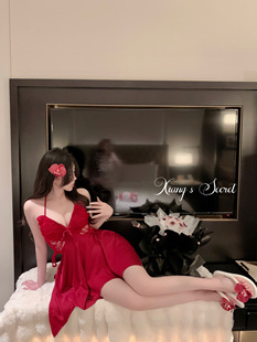 新年酒红性感吊带睡裙气质缎面露背睡袍套装 蝴蝶舞姬 秘密 香香