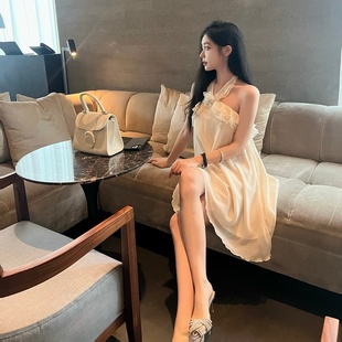 M900白色挂脖连衣裙2025新款 吊带裙气质小个子裙子性感显瘦 女夏季