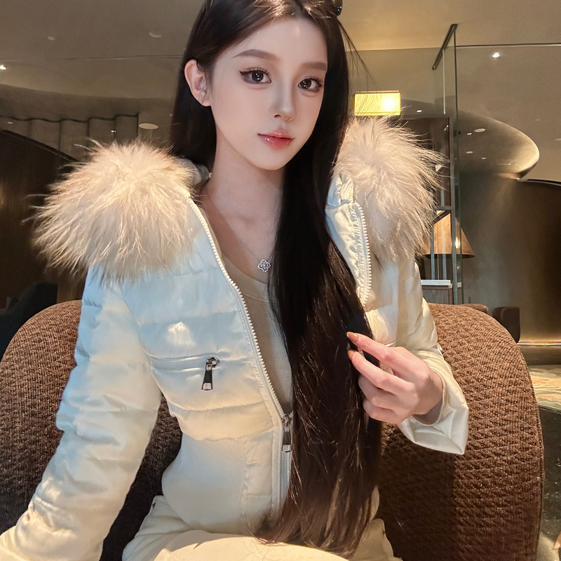 M900羽绒服女冬季2025新款超好看短款外套大毛领连帽秋冬时尚穿搭