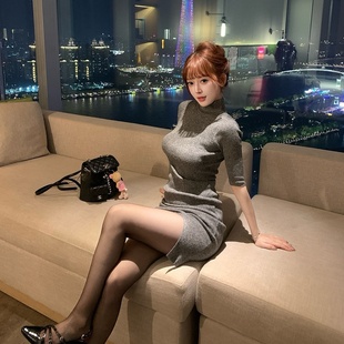 M900灰色连衣裙2025新款 女新年战袍裙子包臀裙小个子春秋内搭性感